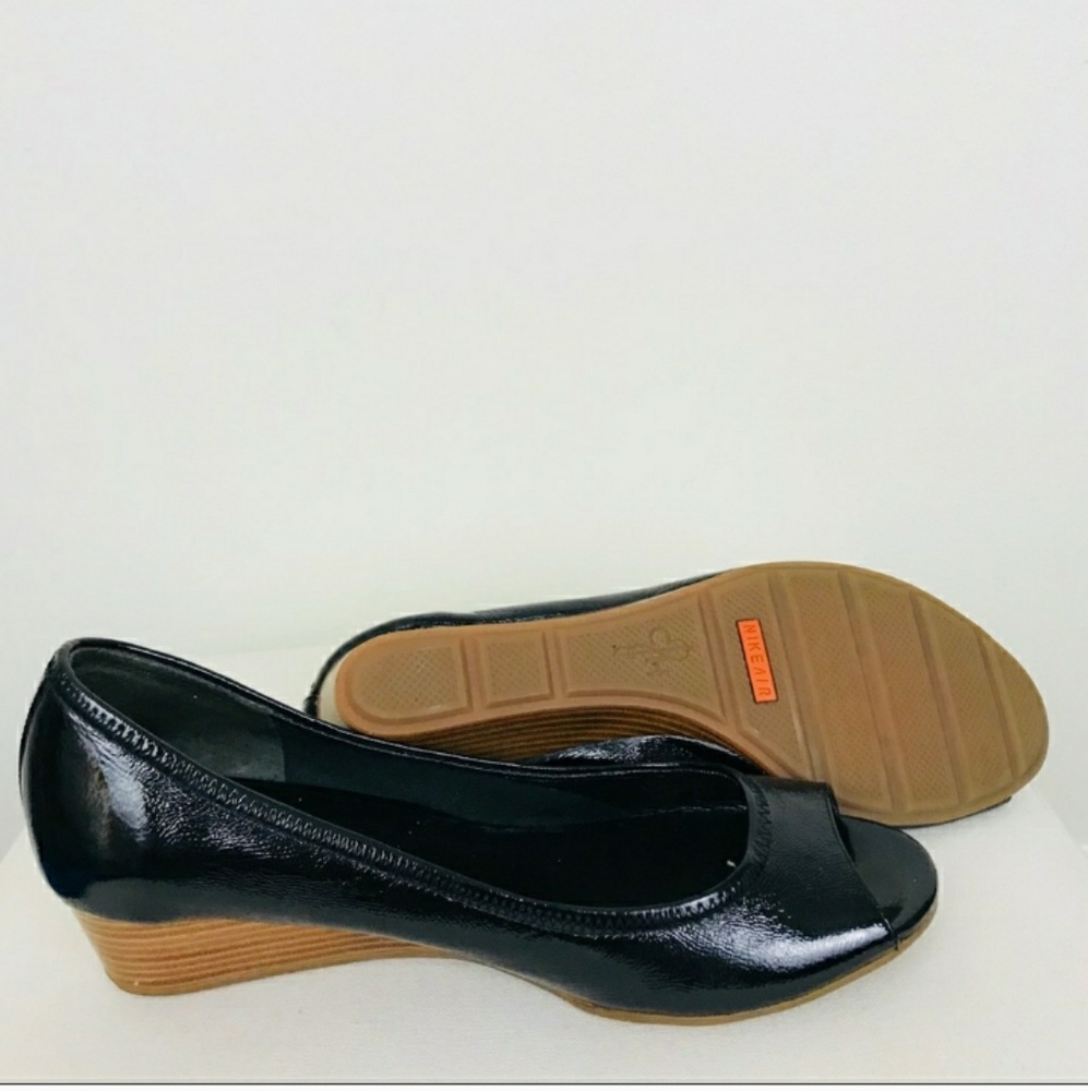 Last price drop! Cole Haan Nike Air Pumps